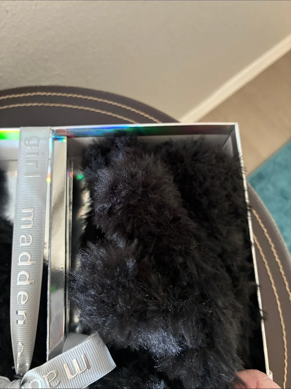 Madden Girl Beanie & Hand Warmer Set NWT Black. One Size